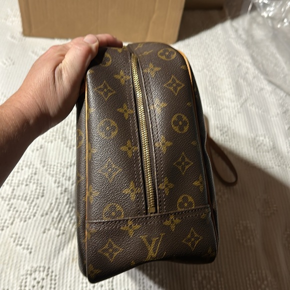 100% authentic Louis Vuitton vanity bag with rings! - Picture 6 of 17